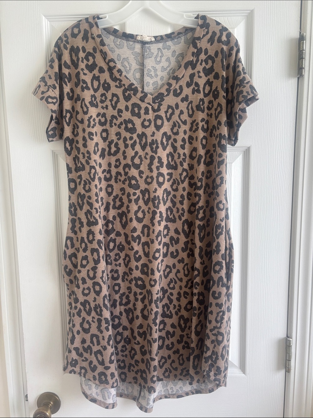 Leopard Print V-Neck Short Sleeve Dress in Brown